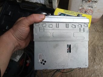 AUTORADIO - 2