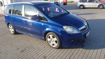 Opel Zafira 2010 - 2