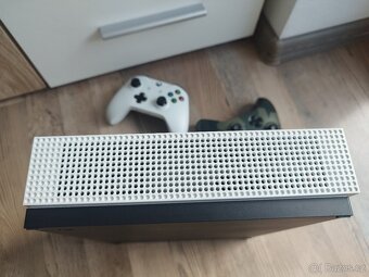 Xbox One S 1TB All-Digital - 2