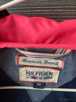 KRÁSNÁ BUNDA -- TOMMY HILFIGER - 2