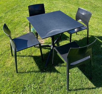 Set stůl a 4 židle zahradní nábytek pro venkovní použití - 2