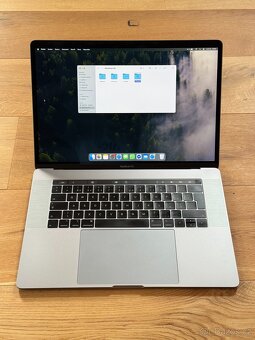 MacBook Pro 15" 2019 / i9 / 16GB / 512GB/ - 2