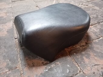 Bobek pro spolujezdce Harley Sportster - 2