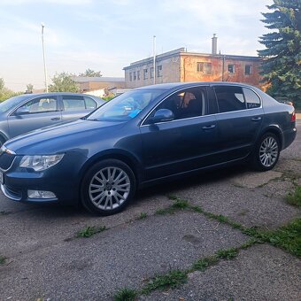 Škoda Superb s ručním ovládáním pro invalidy - 2