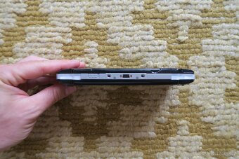 PSP 3004 s krabicí, hrami, pouzdrem a ochranným sklíčkem - 2