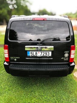 Dodge nitro - 2