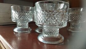 Skleněné misky, vázičky, hrnky, potravinové dózy - 2