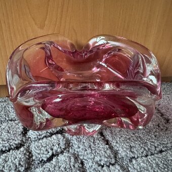 RETRO popelník Hospodka Chřibská - růžový - 2