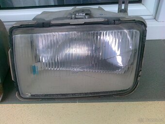 Přední světla na Ford Sierra první typ - 2