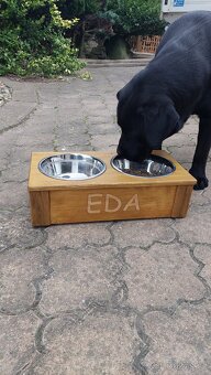 Psí bar-stojan na misky - 2