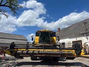 Sklízecí mlátička New Holland - 2