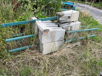 plotové sloupky - 2