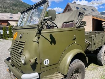 Vojenský speciál Renault R2067 4x4 - 2