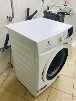 Prodám pračku Electrolux se sušičkou - 2