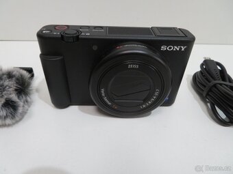 Zánovní digitální fotoaparát Sony ZV-1 (záruka 24 měs.) - 2