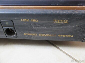 Nabízím gramofon Tesla NZK 150. Gramfon se točí. Chybí přeno - 2