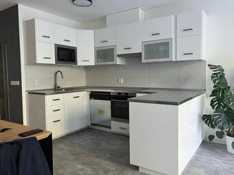 Kuchyň Ikea - REZERVACE, bílá lesk - 2