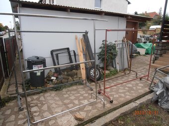 stojany na oděvy - 2