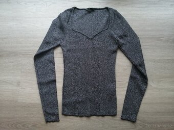 DÁMSKÉ ( DÍVČÍ) OBLEČENÍ VE VELIKOSTI CCA S - 2