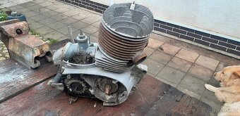 Prodám motor jawa 250/353 pulbuben - 2
