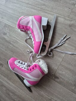 Dívčí lední brusle - velikost 35 - 2