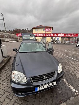 2006 Hyundai Accent - 2