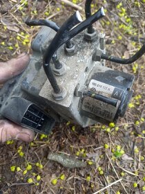 Jednotka ABS Octavia 2 1.9tdi 77kw - 2