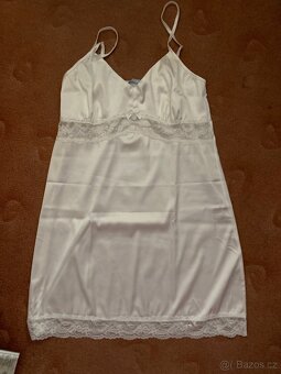 Krásná noční košilka ve S - 2
