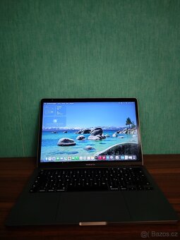 MacBook Pro 2020 | i7 • 32GB • 512GB SSD - 2