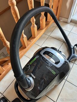 vysavač Sencor SVC 9000BK, EcoPower 9nineto - 2