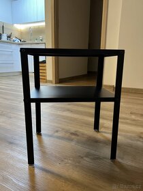 Černý noční stolek - 2
