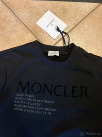 Moncler svetr - 2