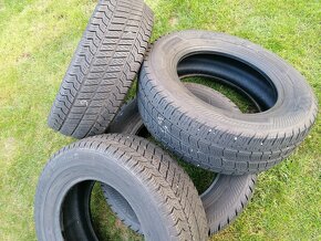 Zimní zátěžové pneu 215.65r15C - 2