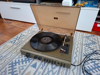 Gramofon Tesla NZC 300 - 2