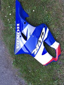 Honda cbr 600 f4i Bocni práva kapota - 2