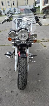 Suzuki VZ 800 Marauder - 2
