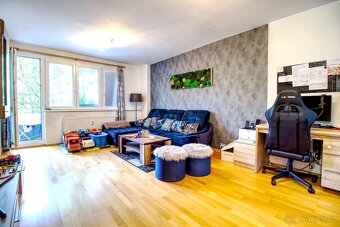 Prodej bytu 2+1, 63 m² balkón s balkónem, Hradec Králové. - 2