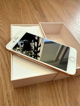 iPhone 8, 64 GB - 2