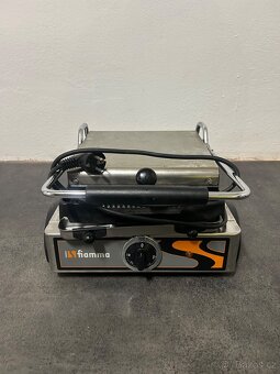Profi Kontaktní gril Fiamma GR 4.2 (rýhovaný) - 2