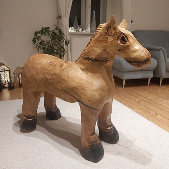 Dřevěná socha koně - 2