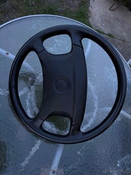 Volant e36,e34,e32 v pěkném stavu - 2