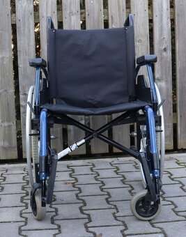 074-Mechanický invalidní vozík Meyra. - 2