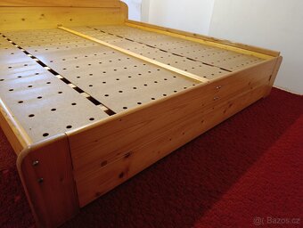 Masivní postel - 2