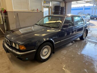 BMW E32 750 iL V12 - 2