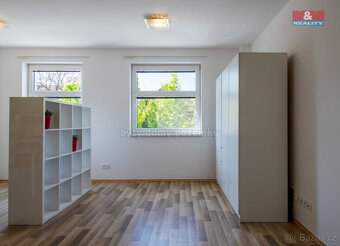 Pronájem bytu 1+kk, 42 m², Jičín, ul. Ruská - 2