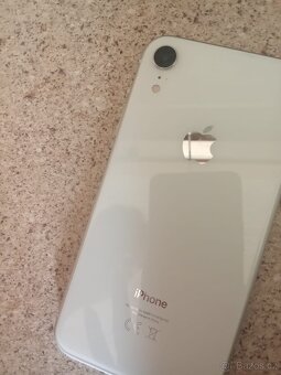 iPhone xr bíli 64GB - 2