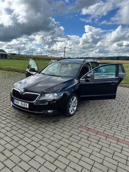 ŠKODA SUPERB II FACELIFT 2014 2.0 TDI DSG XENONY, LED - 2
