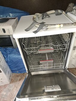 Myčka Bosch 60 cm - 2
