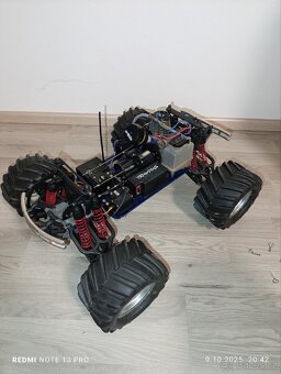 RC nitro auto Traxxas T-Maxx - 2