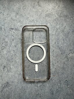 Kryt Spiegen transparent MagSafe pro iPhone 15 Pro - 2